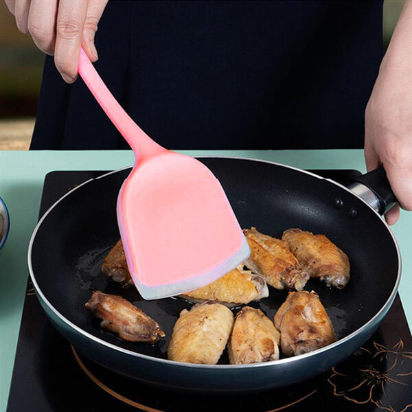 Silikoninė mentelė plati Kitchenware 33cm.