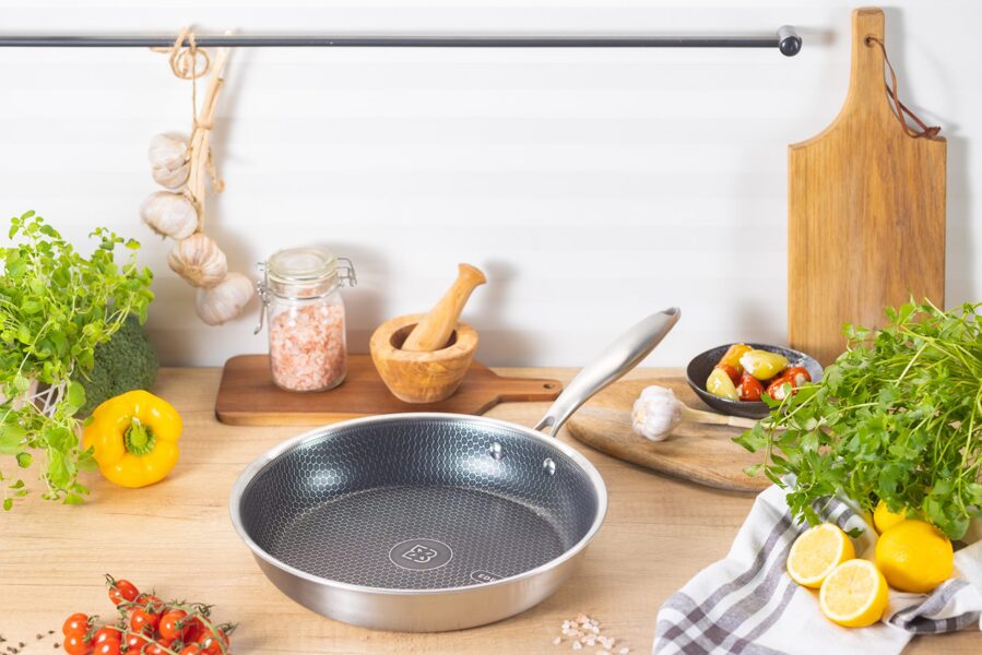 Keptuvė Edenberg nerūdijančio plieno 24cm.
